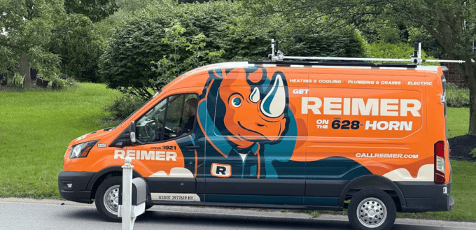 A Reimer manager answers the phone to help a local customer with their HVAC repairs in Buffalo, NY.